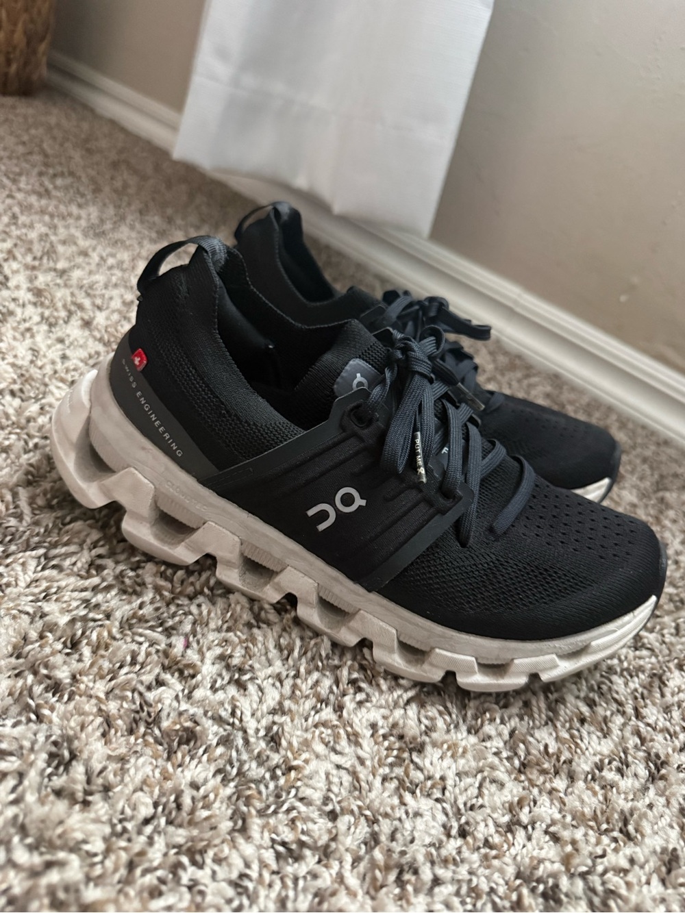 On Cloudswift Women's Black Athletic Running Shoes